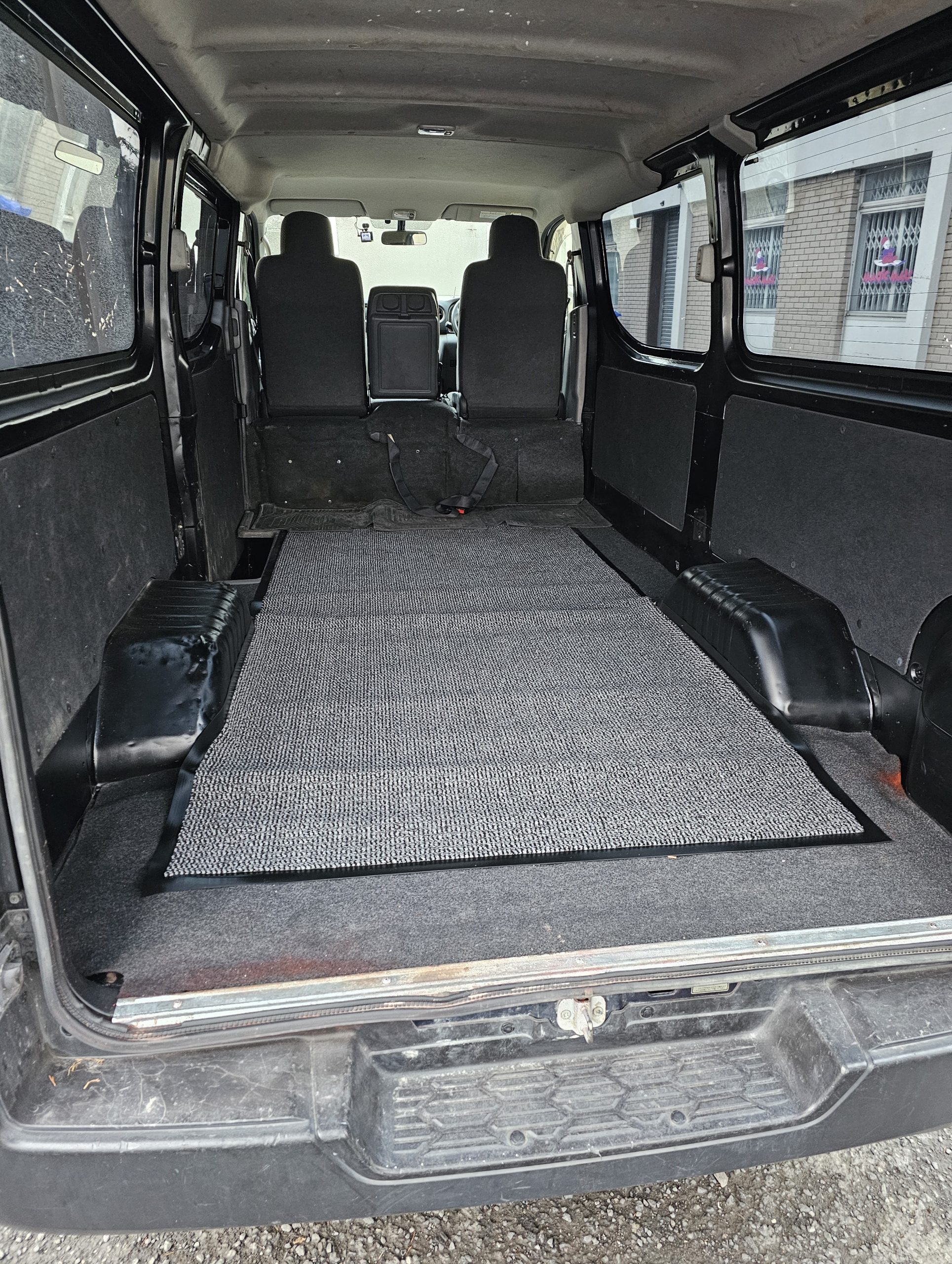 NISSAN-VAN-5