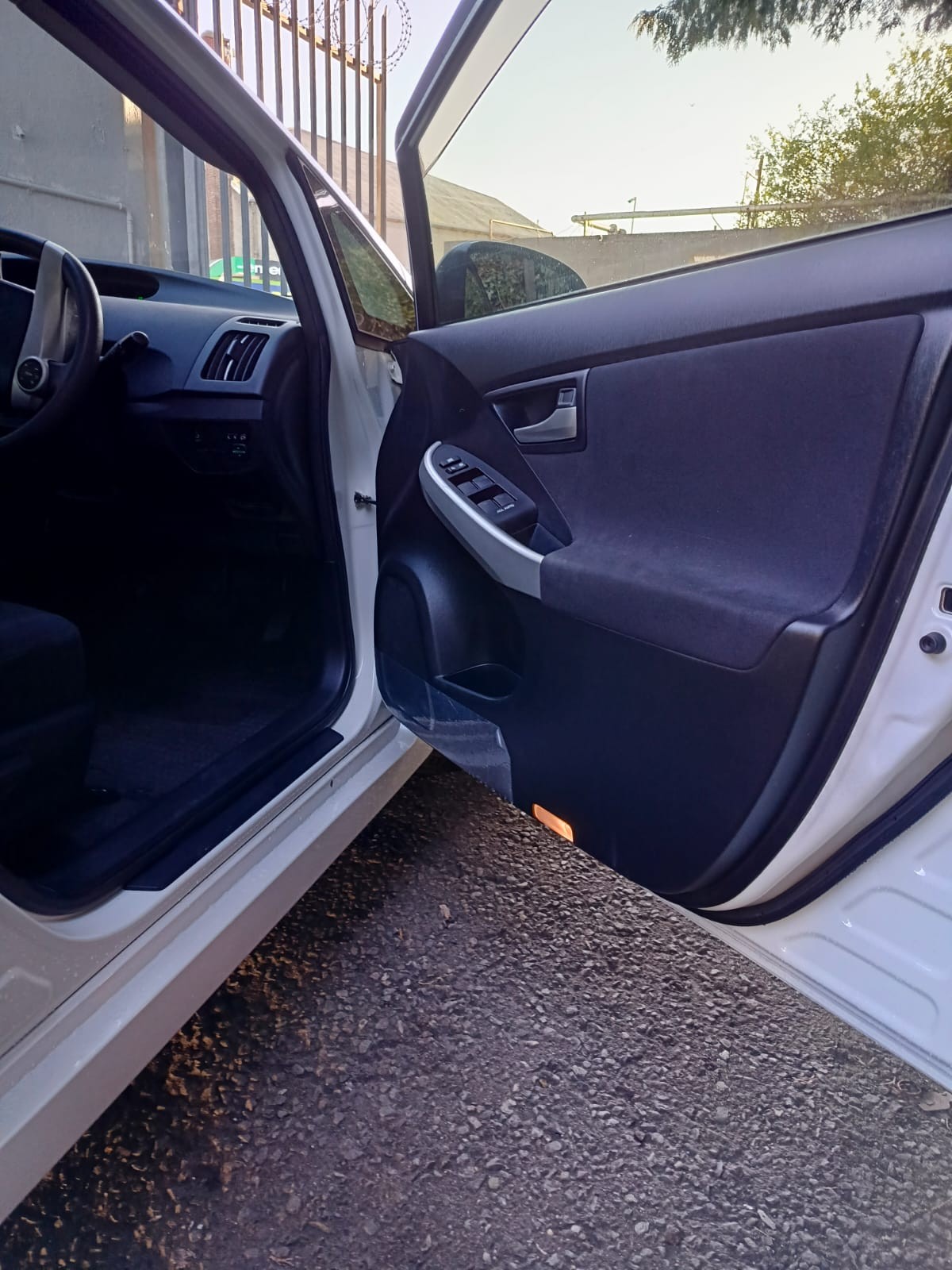 PRIUS-6